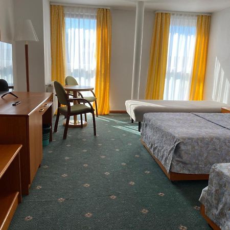 Elekt Czaplinek Hotel Kültér fotó