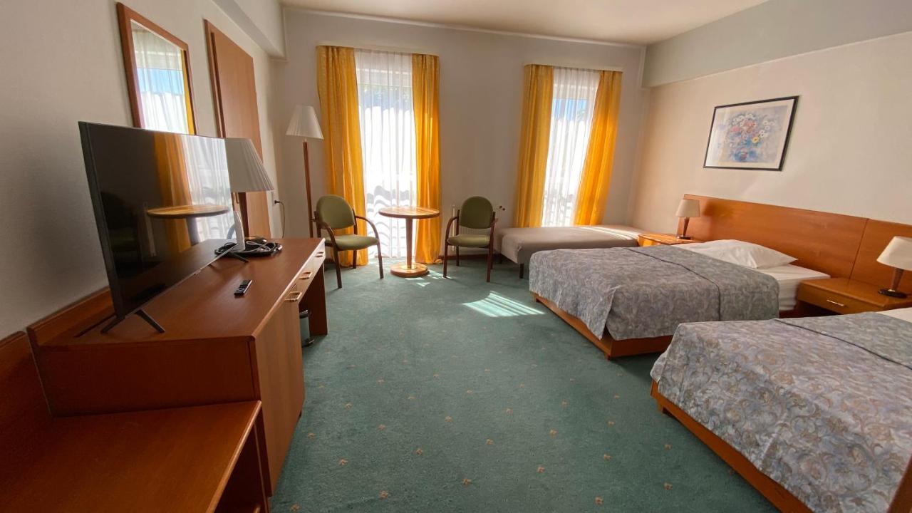 Elekt Czaplinek Hotel Kültér fotó