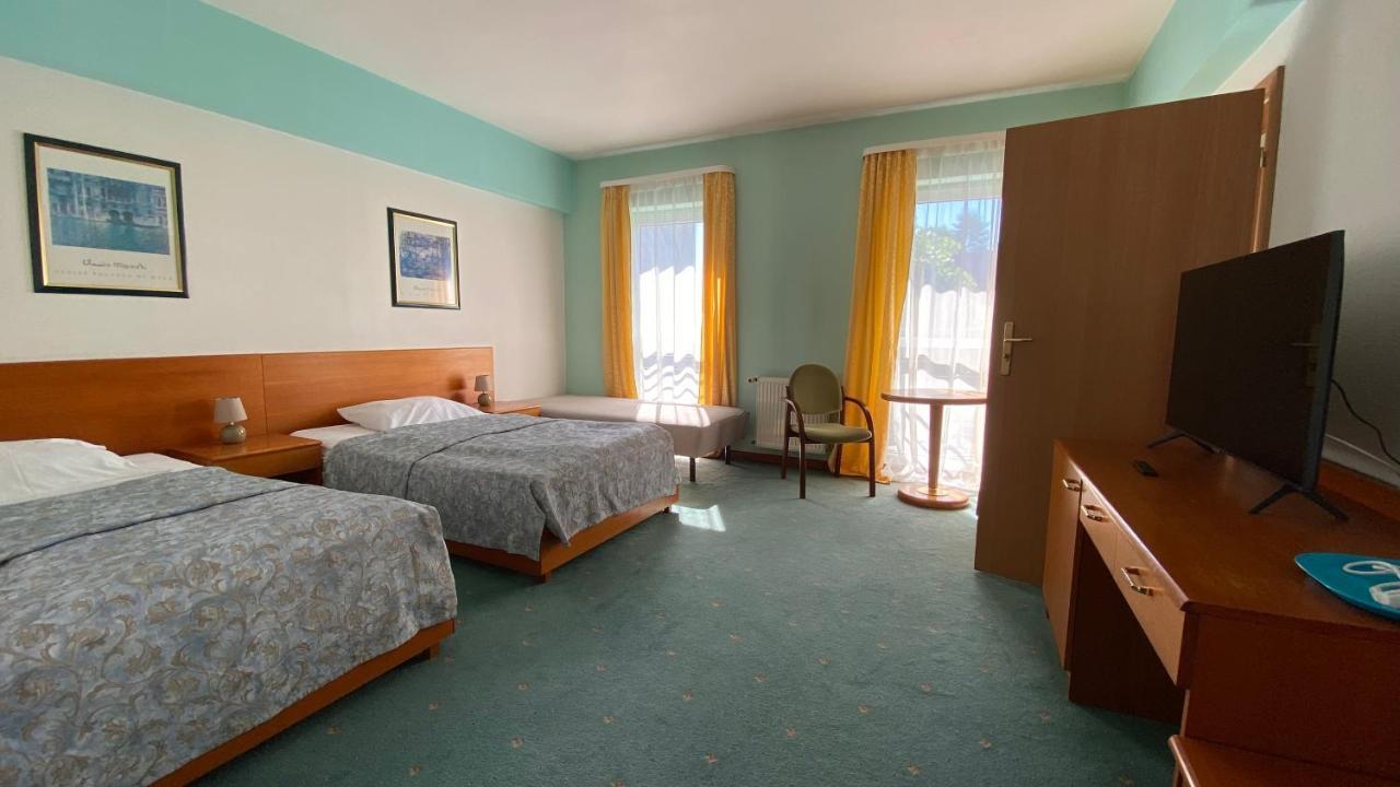 Elekt Czaplinek Hotel Kültér fotó